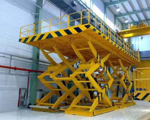 自行曲臂式升降機 